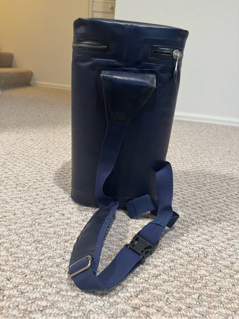 Vineyard Vines Navy Cooler Bag - Picture 2 of 6